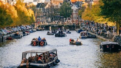 Feiten over Koningsdag in Amsterdam die je Moet Weten voor je Gaat