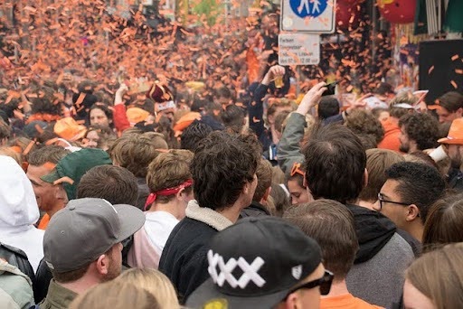 Koningsdag in Nederland: Insider Tips voor het Grootste Oranje Feest