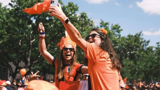 Hoe je Koningsdag in Nederland Viert: De Complete Gids