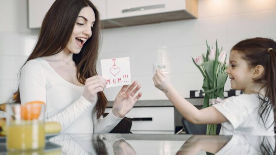 6 formas de consentir a mamá y hacerla sentir especial