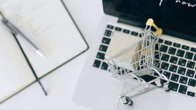 Hoe je online winkelaanbiedingen vindt als een slimme koper